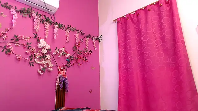 Snapshot of analdeepalejandra18 chatting on 02/25/26, 07:23 analdeepalejandra18 online show from 02/25/26, 07:23