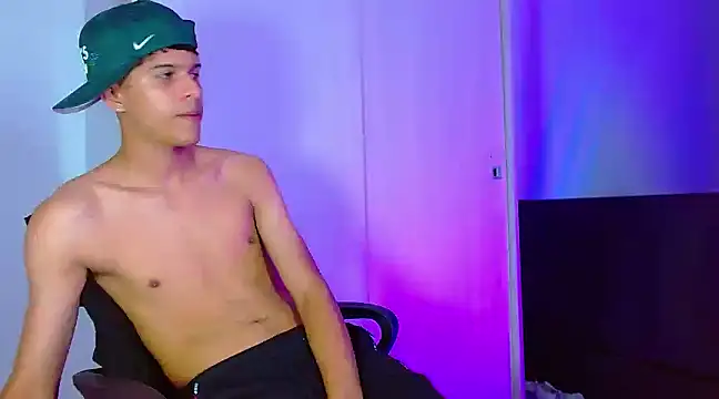 LiamGadiell online show from 12/24/24, 12:33