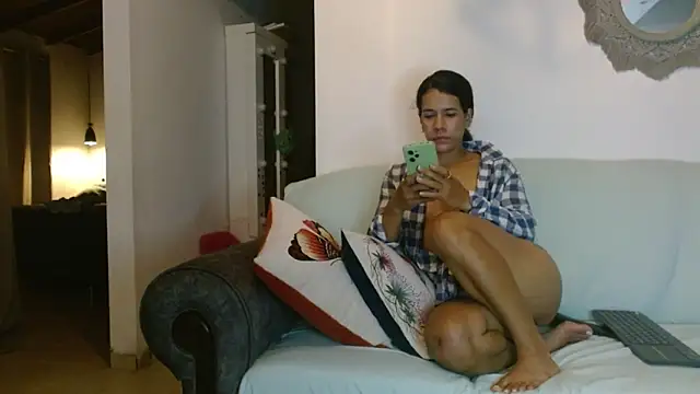 Vanessa Aniston online show from 04/10/26, 12:16