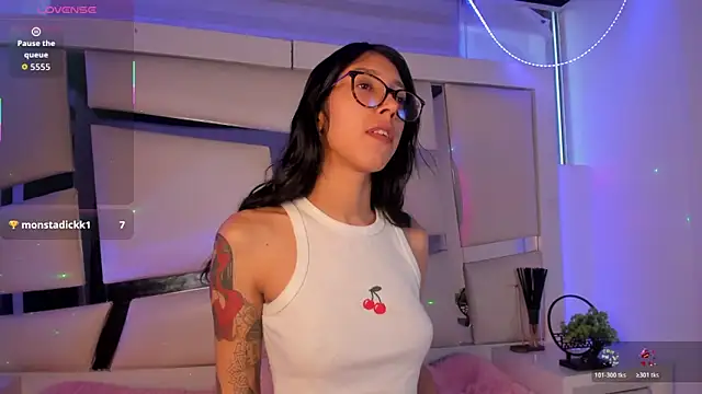 Mis  lola online show from 11/29/25, 10:13