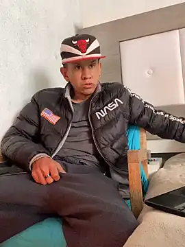 oiram27 online show from 02/21/25, 09:22