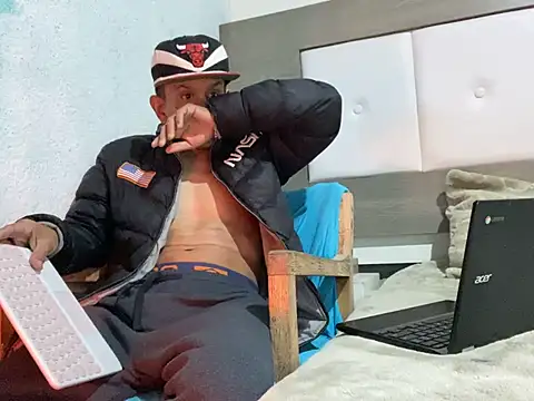 oiram27 online show from 02/22/25, 05:23