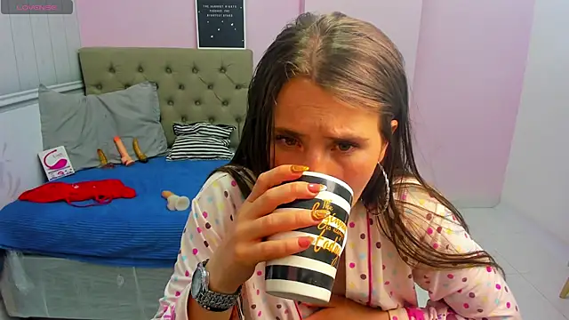 lauren rios7 online show from 02/15/25, 01:21