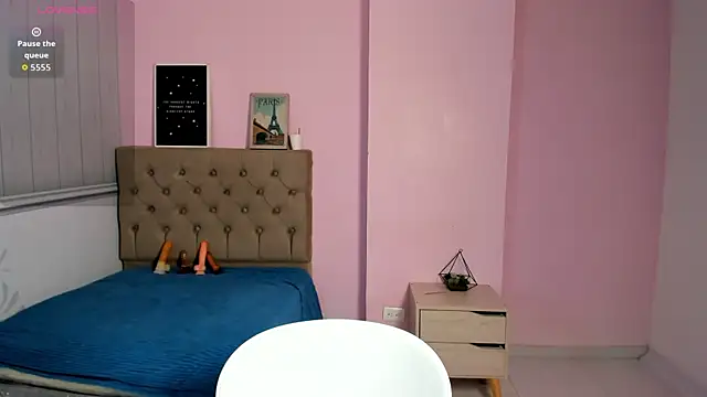 lauren rios7 online show from 09/12/25, 07:47