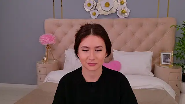 milaleoneli online show from 03/01/25, 12:34