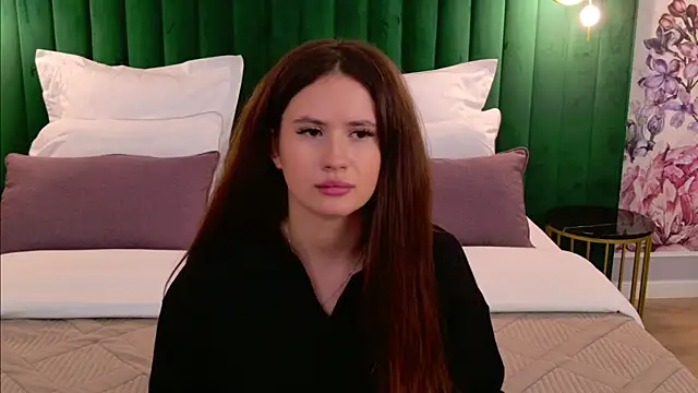 milaleoneli online show from 09/22/25, 03:03