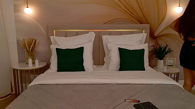 milaleoneli online show from 03/15/26, 03:07