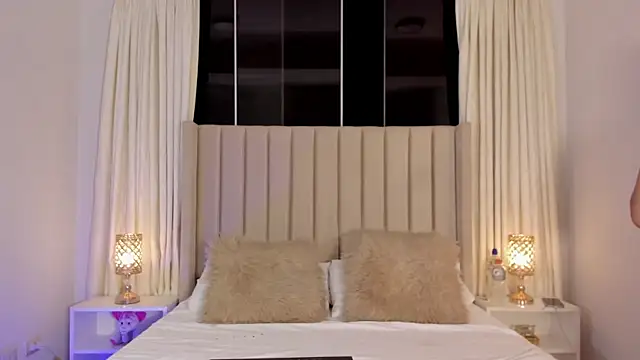 Aliison Smith online show from 04/11/26, 03:33