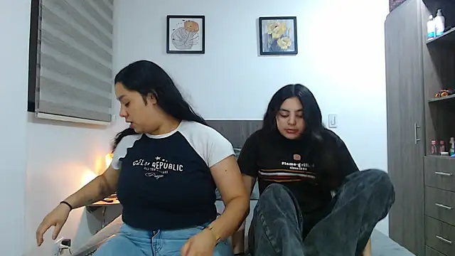 Scarlett Jazmin online show from 04/11/26, 02:27
