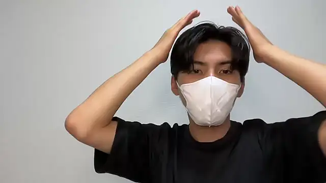 Lio kun online show from 09/26/25, 02:21