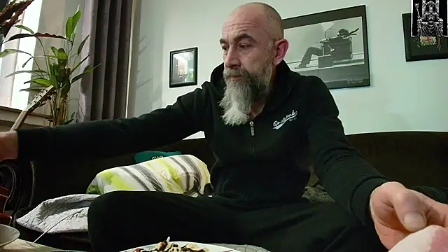 Kingsscepter online show from 02/24/25, 08:47