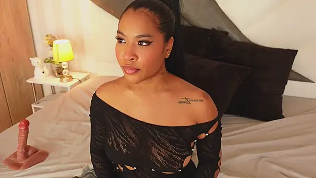 IzzyyBeelmonth online show from 12/29/24, 01:45