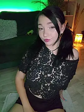 AveryWillow online show from 09/28/25, 04:01