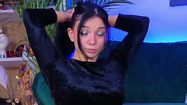 AveryWillow online show from 11/26/25, 03:35