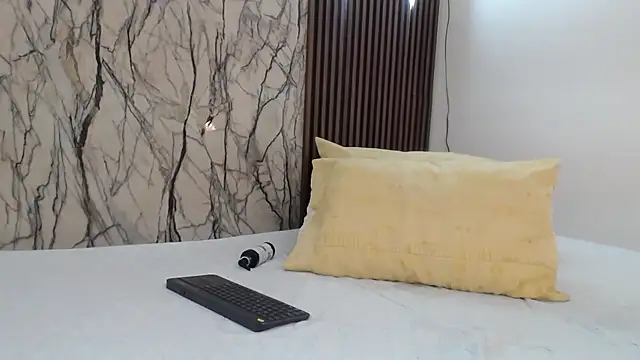 MartinaGuzmann online show from 03/06/25, 07:57