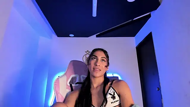 MiaCavallii  online show from 03/19/25, 09:17