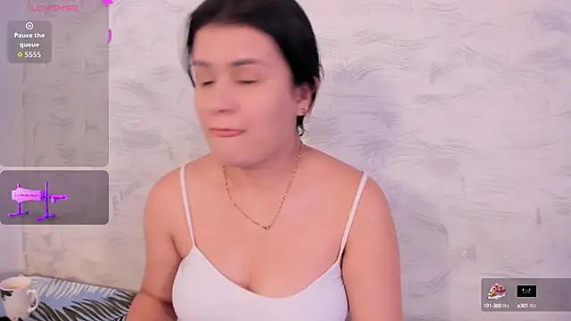 Elalove  online show from 10/15/25, 07:14