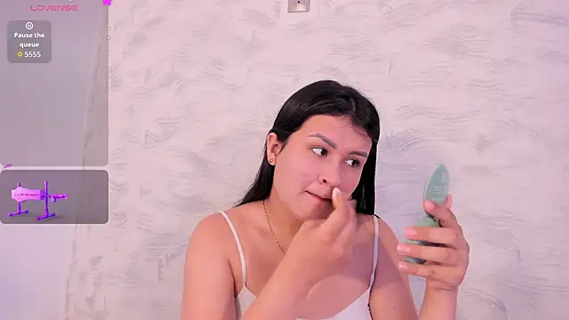 Elalove  online show from 10/20/25, 07:03