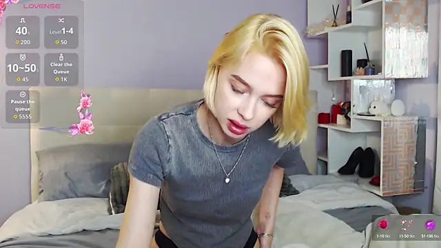 White Lioness online show from 10/21/25, 03:13