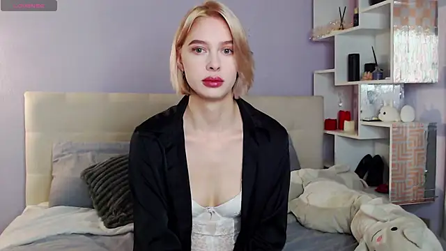 White Lioness online show from 11/01/25, 05:37