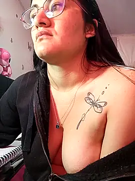 Hanna Kinsley online show from 09/26/25, 04:11