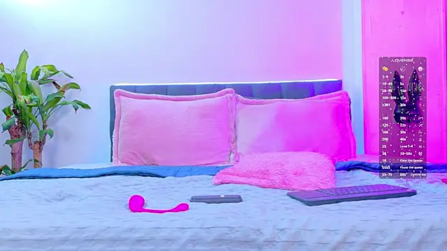 Rouse Hilton online show from 09/10/25, 06:41