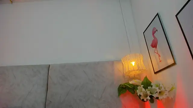 naomiii   online show from 03/06/26, 11:39