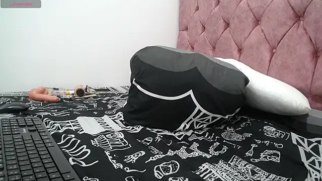 AMBER LOVE22 online show from 01/06/25, 10:05