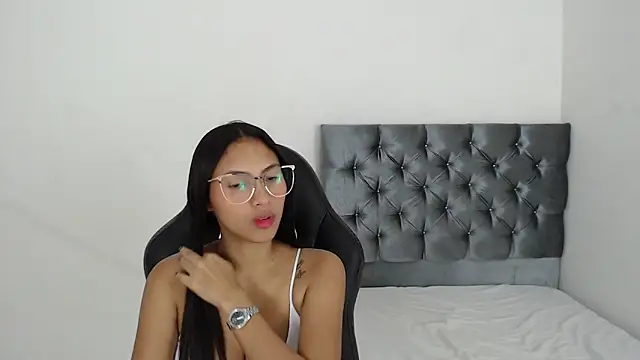 Snapshot of nicol_jc chatting on 12/19/24, 12:34 nicol jc online show from 12/19/24, 12:34