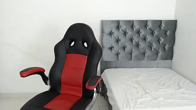 Snapshot of nicol_jc chatting on 12/19/24, 03:41 nicol jc online show from 12/19/24, 03:41