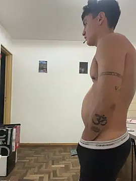 LCarreraa online show from 04/23/26, 07:16