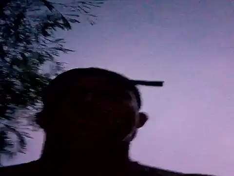 Snapshot of tayson_ chatting on 10/28/25, 10:19 tayson online show from 10/28/25, 10:19