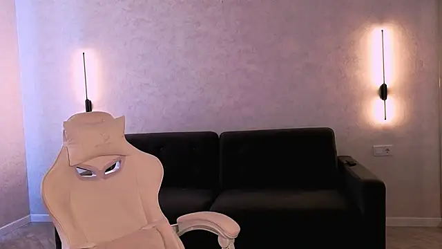 EmmaKeam online show from 04/09/26, 06:19