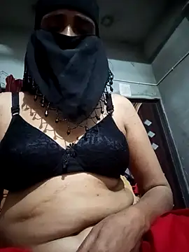 Snapshot of HenaAra chatting on 02/03/26, 12:54 HenaAra online show from 02/03/26, 12:54