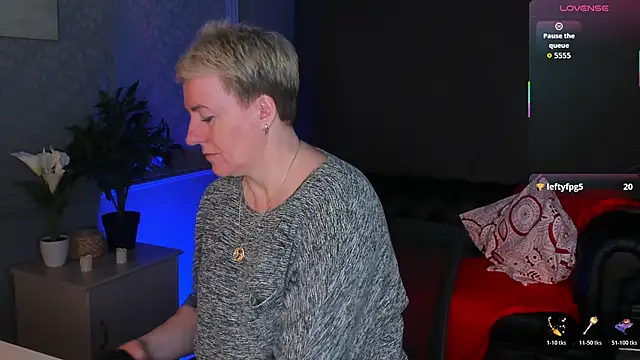 Nika Smit online show from 04/05/26, 05:15