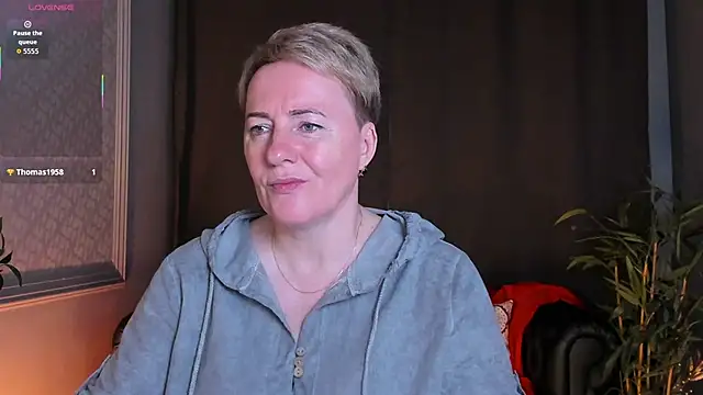 Nika Smit online show from 06/07/26, 05:33