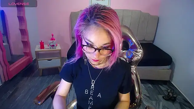 abril ch  online show from 11/06/25, 10:49