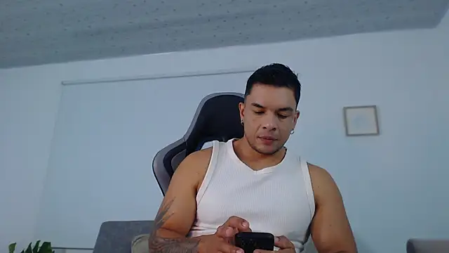 estebandelouis online show from 07/11/26, 11:57