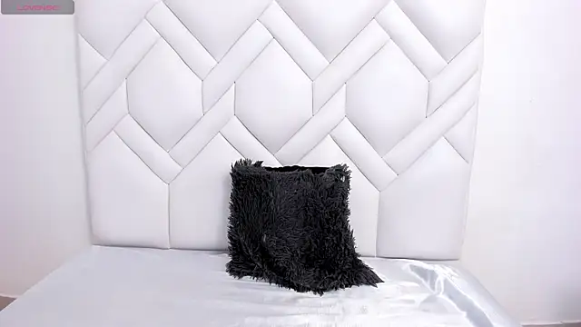 Analia18  online show from 12/19/25, 01:18