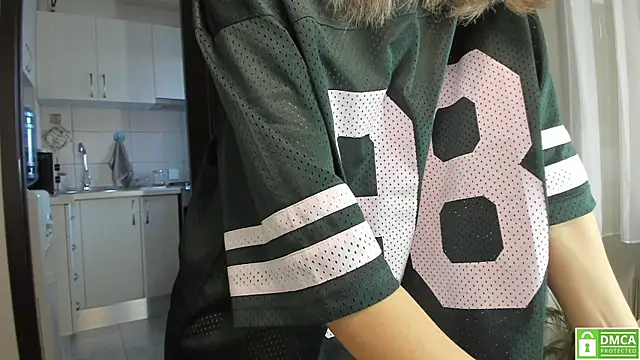 Anahi1993 online show from 04/08/26, 04:12