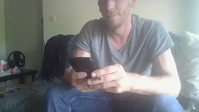 Snapshot of mohican69hot chatting on 04/19/26, 04:06 mohican69hot online show from 04/19/26, 04:06