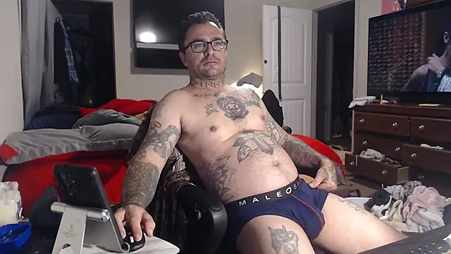 dadbod1178 online show from 01/15/25, 11:51