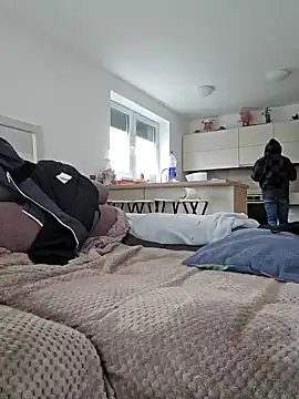 Snapshot of lapa525 chatting on 12/13/24, 12:06 lapa525 online show from 12/13/24, 12:06