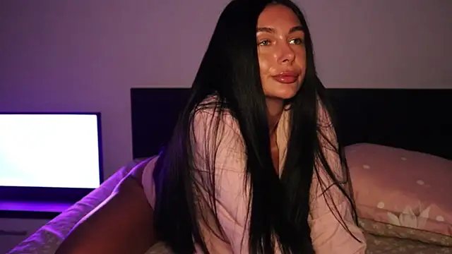 Snapshot of IvyKaelani chatting on 06/12/26, 03:33 IvyKaelani online show from 06/12/26, 03:33