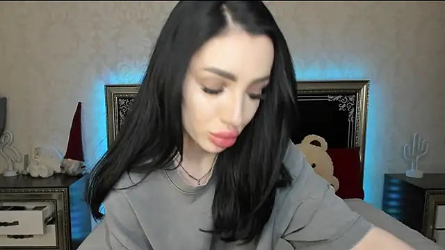 NancyLovee  online show from 03/18/25, 11:42