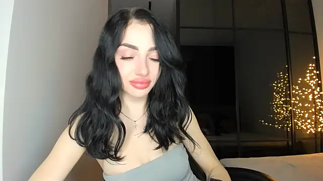 NancyLovee  online show from 11/30/25, 08:35