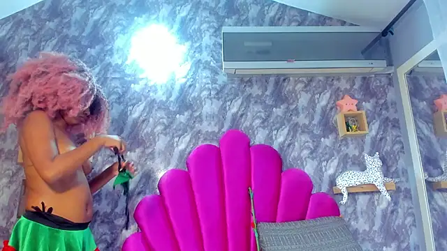 EMMAPARISS online show from 12/22/25, 11:51