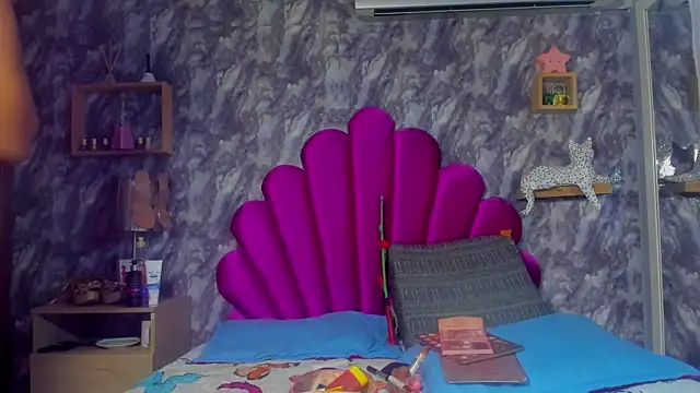 EMMAPARISS online show from 03/31/26, 12:05