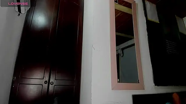 Nenita Hot  online show from 10/07/25, 10:07