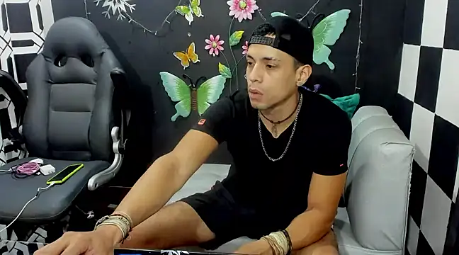 MikeRose94 online show from 02/09/25, 07:41